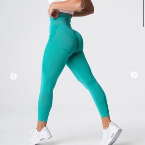 NVGTN TURQUOISE CONTOUR SEAMLESS LEGGINGS SIZE M